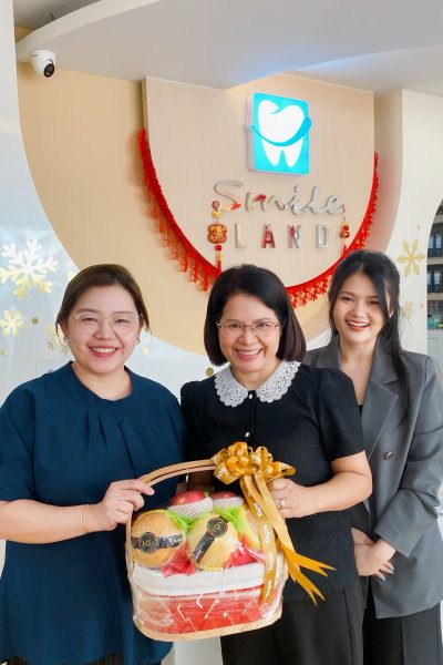 คุณหมอตู่ พรธิพา Smile Land Dental Clinic